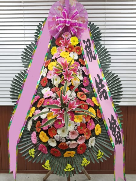 마리나파크웨딩홀 프로젝트 팀원들이 아이디어를 모아 보낸 특별한 화환